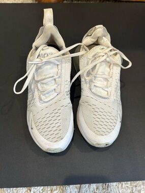 Women’s Nike Air Max 270 White Mesh Athletic Sneakers size 6